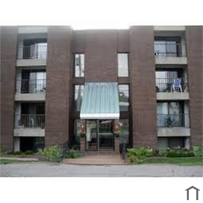 685 Main St