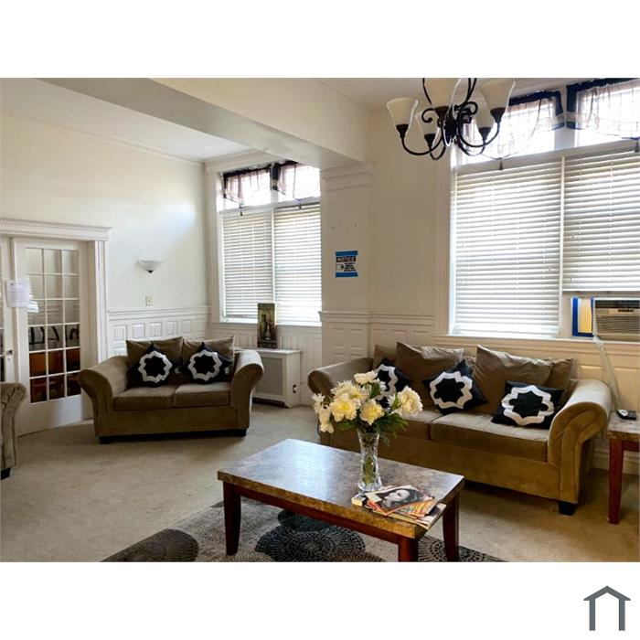 20 Charlesgate W