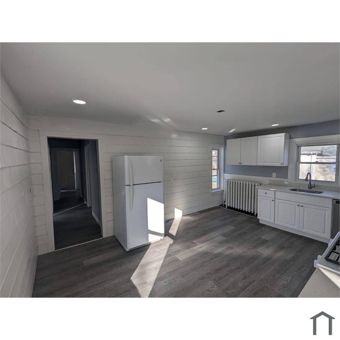 155 Centre Ave