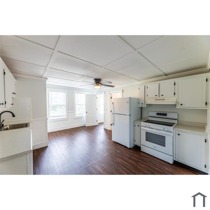 22 Forest Avenue Ct