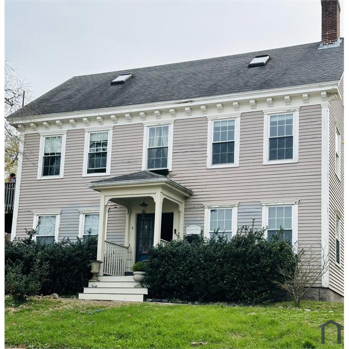 8 Vernon St
