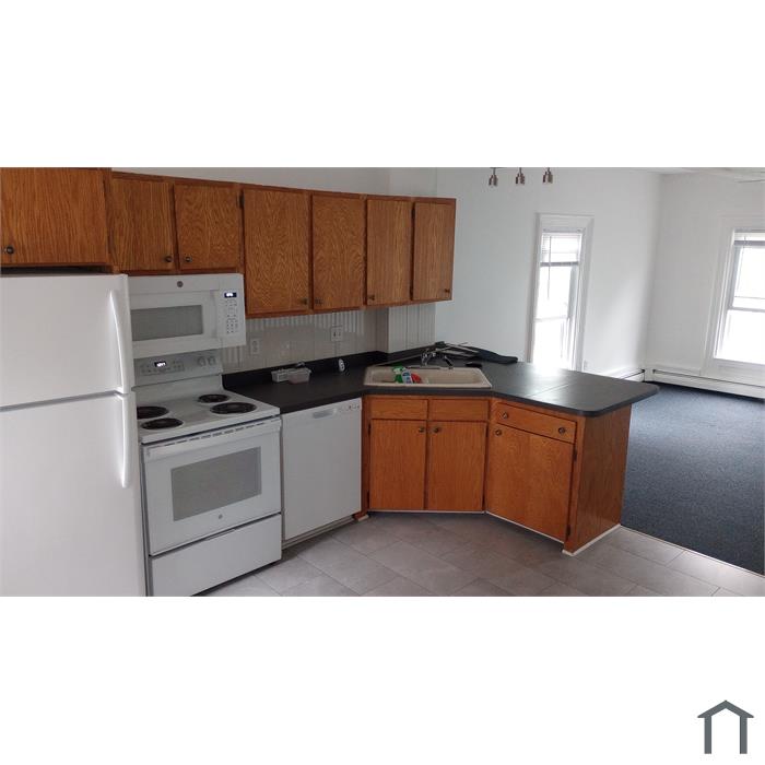 376 Main St