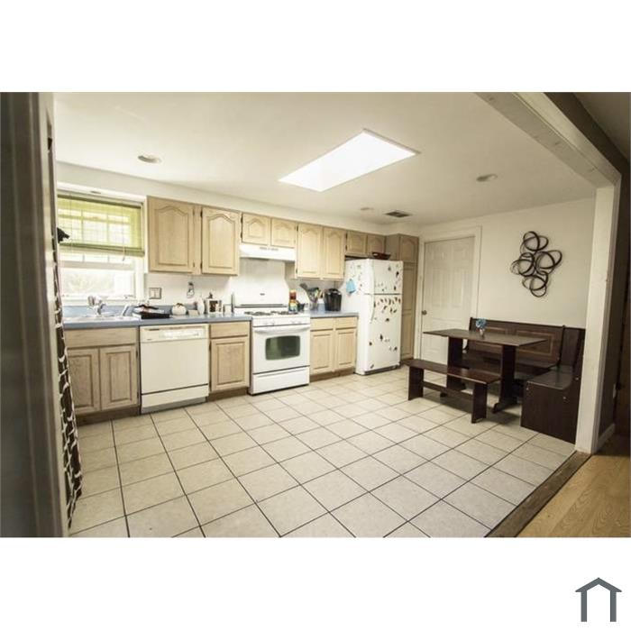 43 Camardo Dr