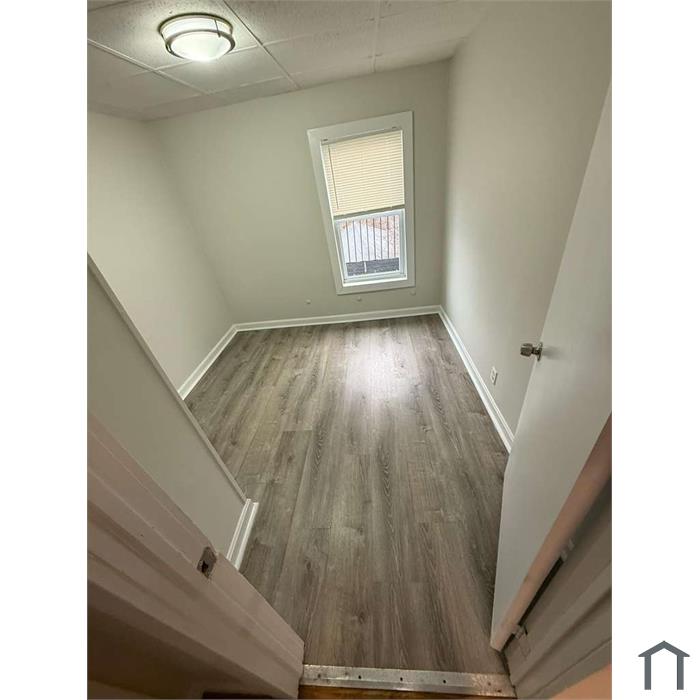 183 George St