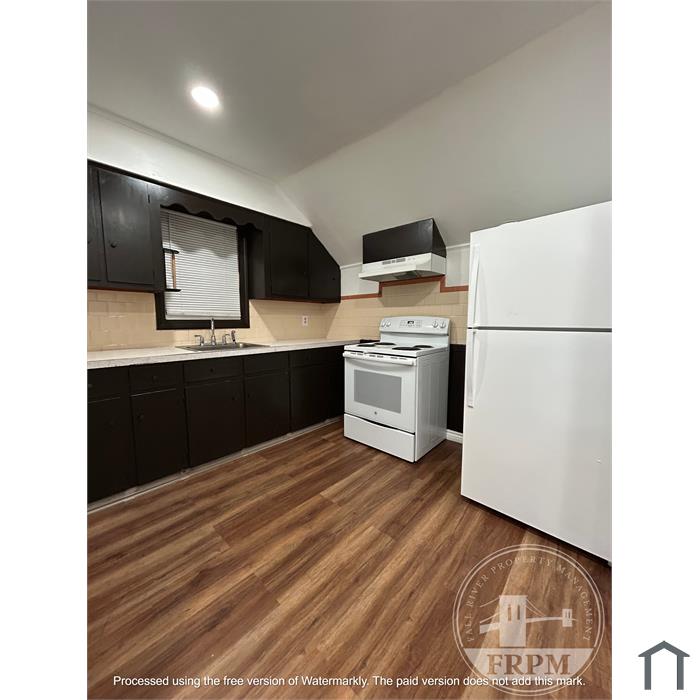 64 Eddy St