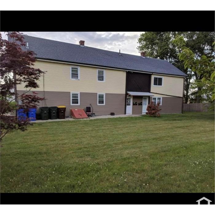 64 Riverview St
