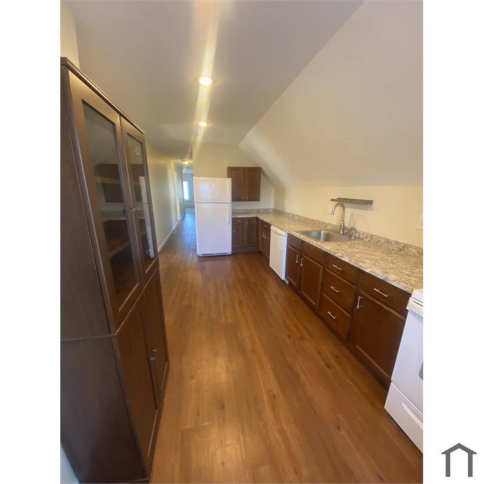 37 Hodges Ave