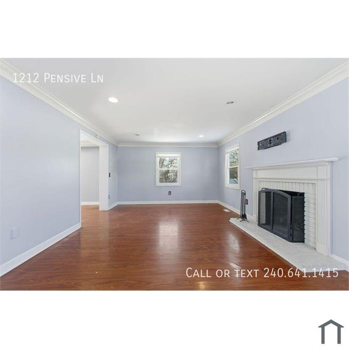 Beautiful 3 BR/2.5 BA Single Family Home in Bowie!