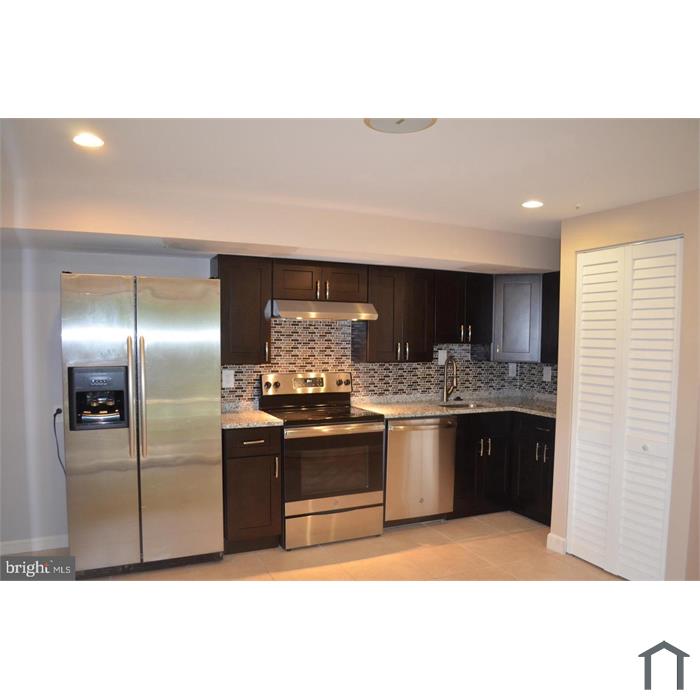 12503 Woodsong Ln