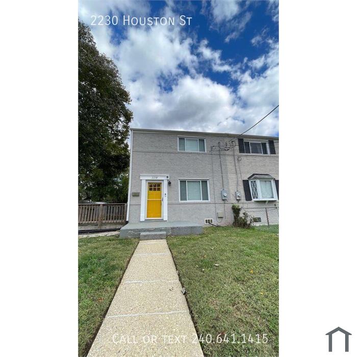 Beautiful 3 BR/ 1.5 BA Semi-Detached Home in Dupont Village!