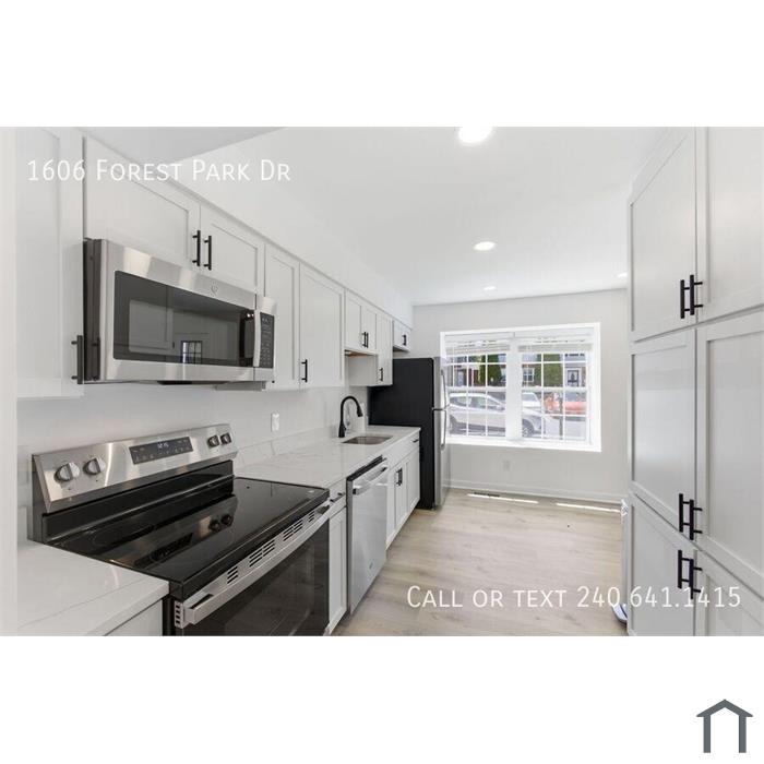 Beautiful 2 BR/2 5 BA Townhome in District Heights