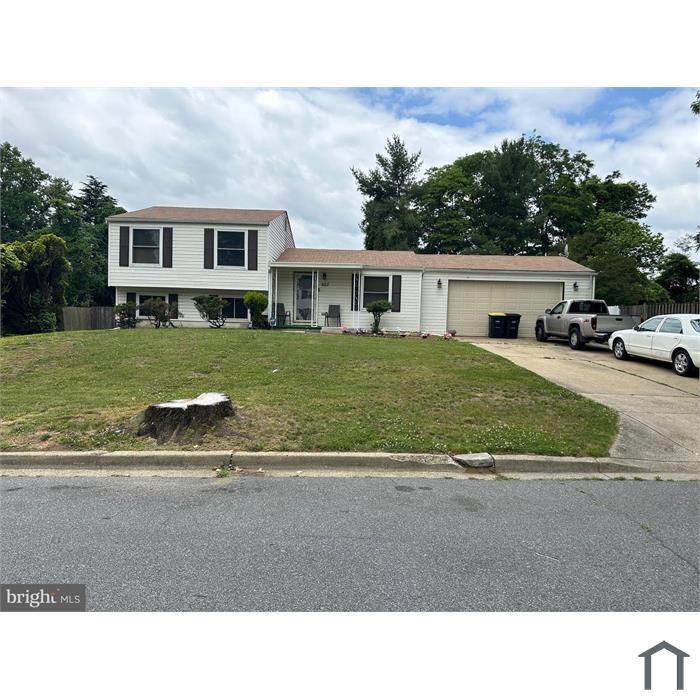 907 Castlewood Dr
