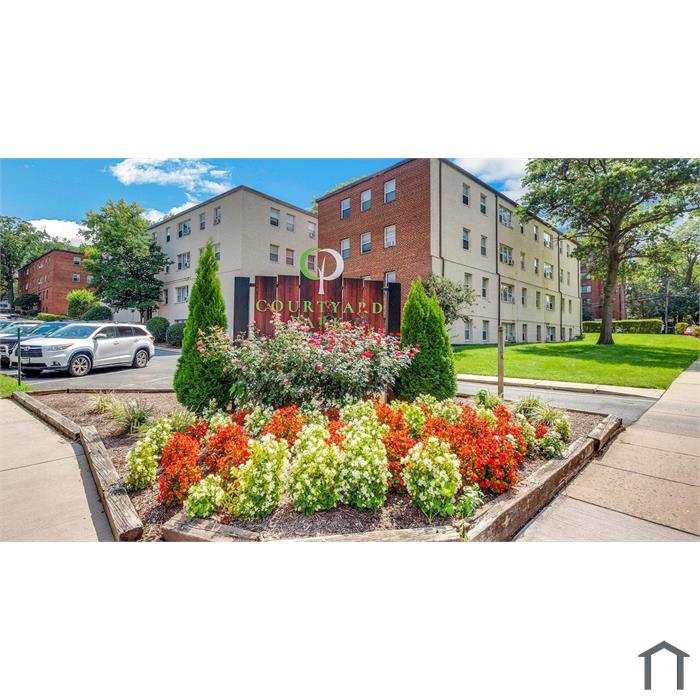 Courtyard Park Apartments 