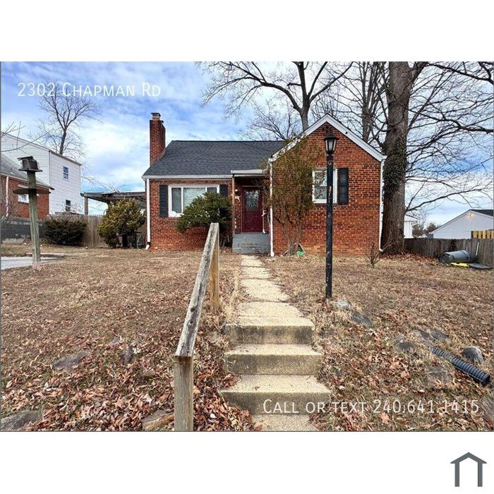 Lovely 2 BR/3 BA Single-Family Home in Hyattsville!