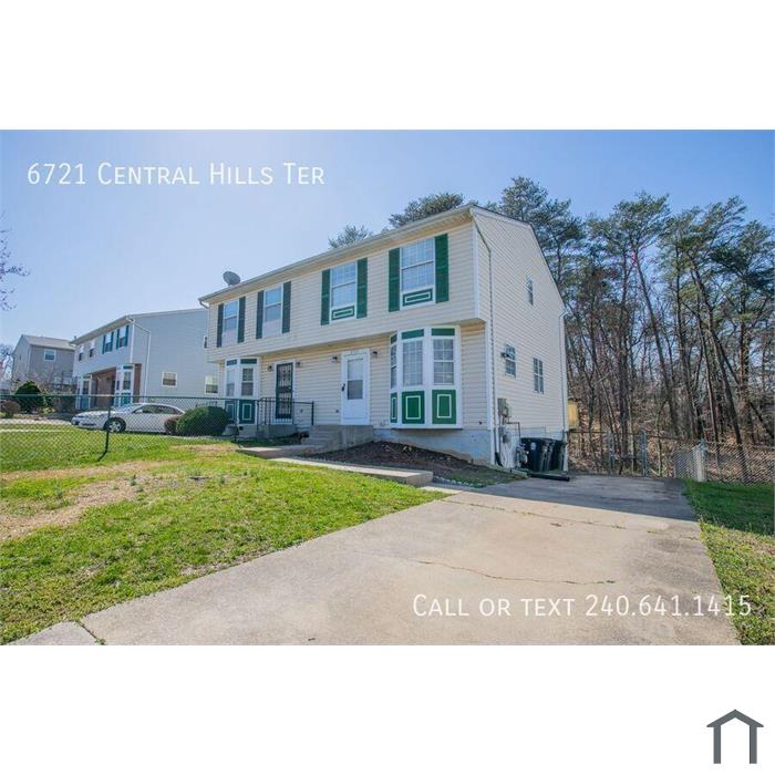 Amazing 3 BR/2 Full BA & 2 Half BA Townhome in Landover!