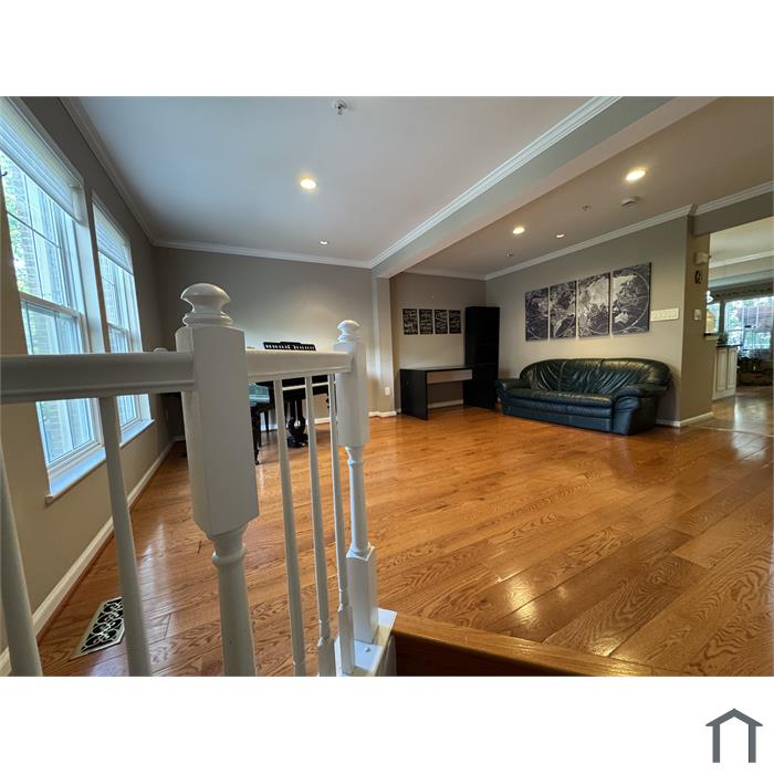 13522 Hayworth Dr