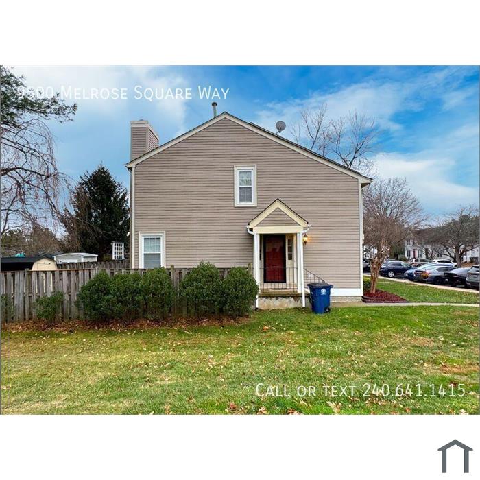 Lovely 3 BR/2 Full BA & 2 Half BA EOG Townhome in Gaithersburg!