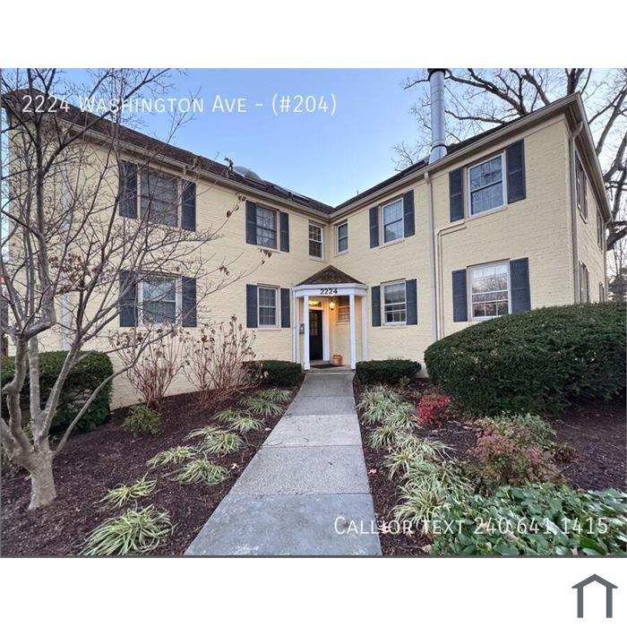 Lovely 2 BR/1 BA 2-Level Apartment in Silver Spring!