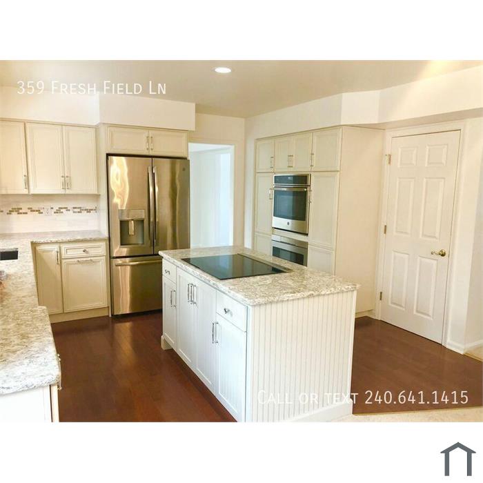 Magnificent 4 Bedroom Single Family Home in Arnold!