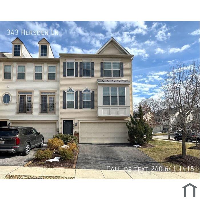 Beautiful 4 BR/3.5 BA EOG Townhome in Arnold!