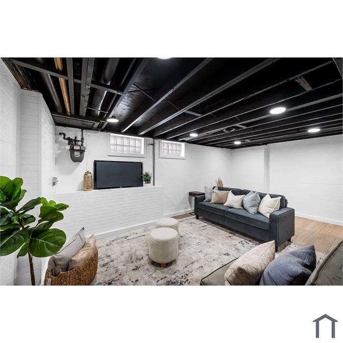 1443 Charlestown Dr