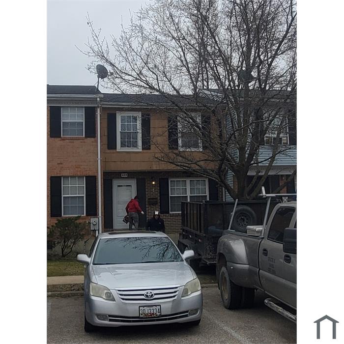 605 Burlington Ct