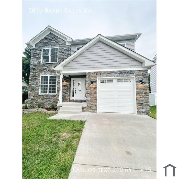 Amazing 4 BR/3.5 BA Single-Family Home in Altoona Beach Community!
