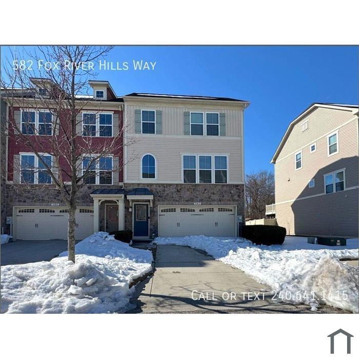 Beautiful 3 BR/2.5 BA EOG Townhome in Glen Burnie!