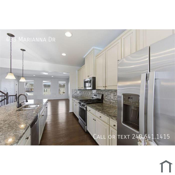 Amazing 4 BR/3.5 BA Townhome in Millersville!