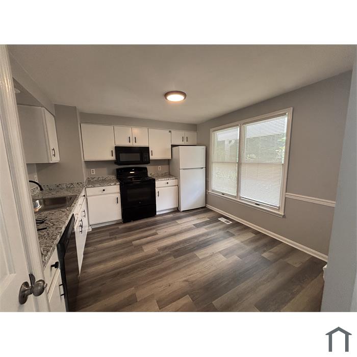 3 Woodbench Ct