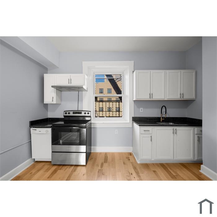 112 W Mulberry St