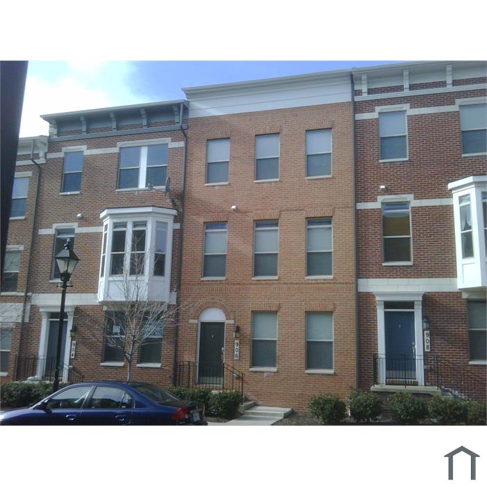 906 E Lombard St
