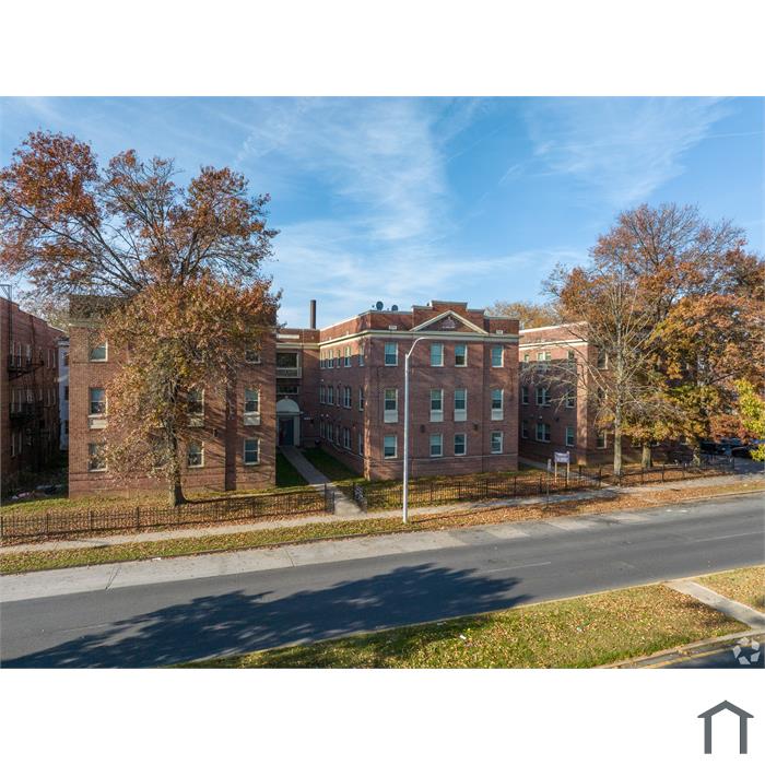 Parkside Manor
