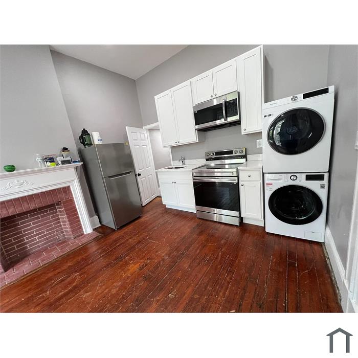 703 Newington Ave