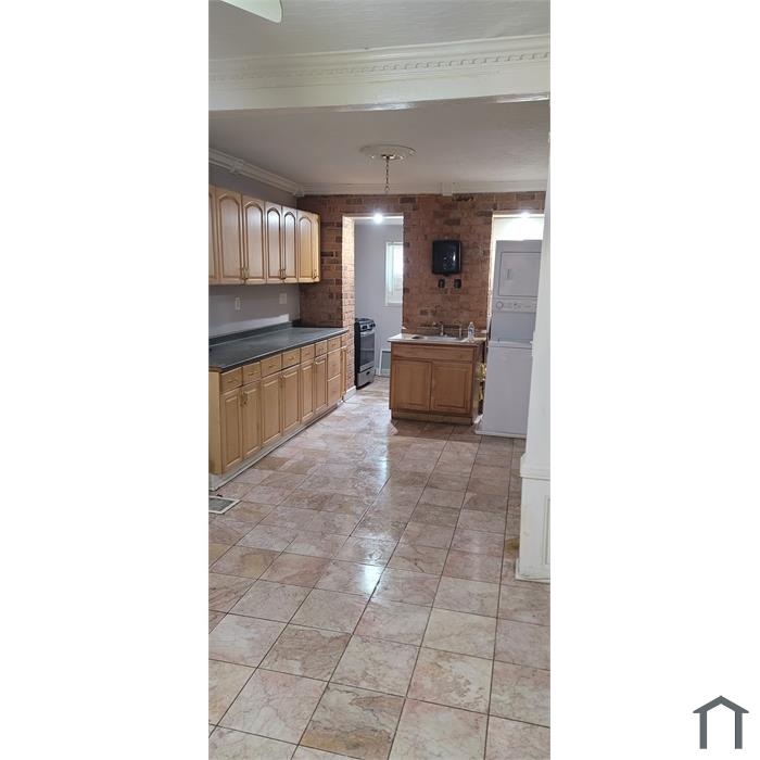 2122 Ramsay St