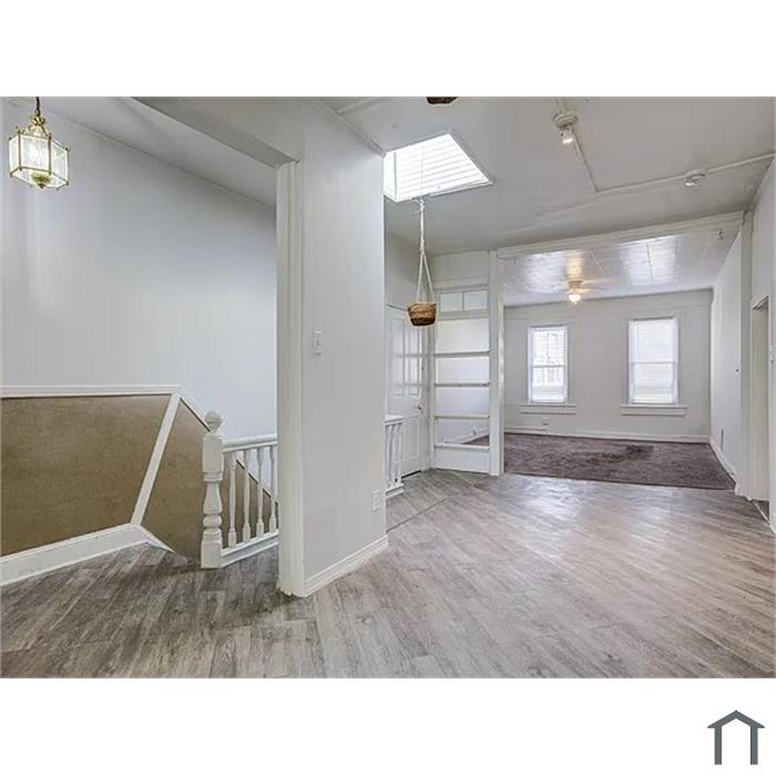 2615 E Fayette St