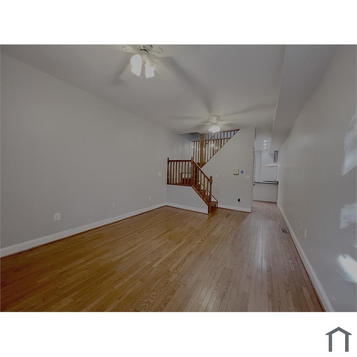 27 N Montford Ave