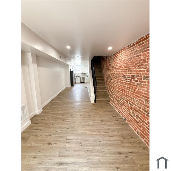 154 N Ellwood Ave