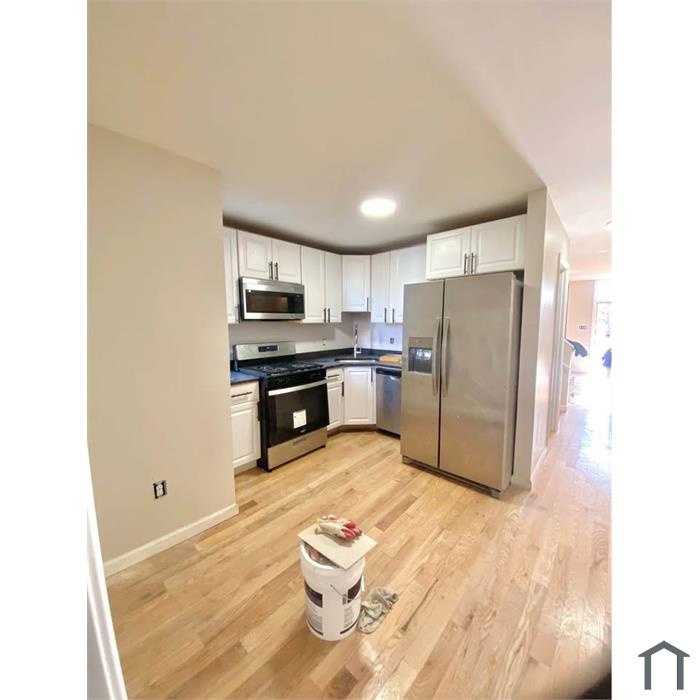 2512 E Fayette St