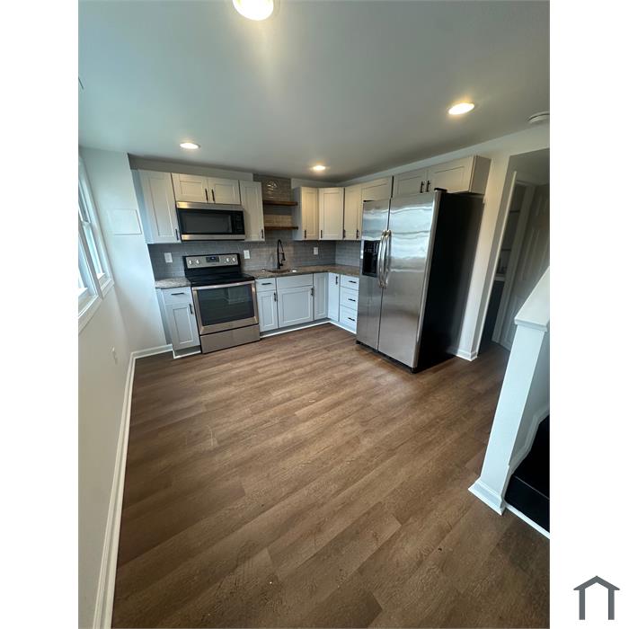 410 Burbank Ct