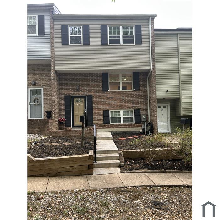 30 Maple Hollow Ct