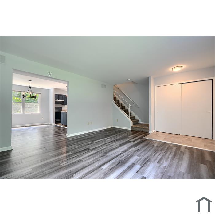 9220 Woodcreek Ct