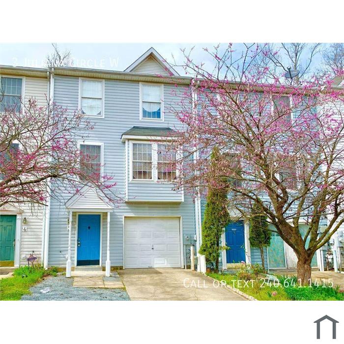 Updated 2 BR + Den/2.5 BA Townhome in Historic Annapolis!