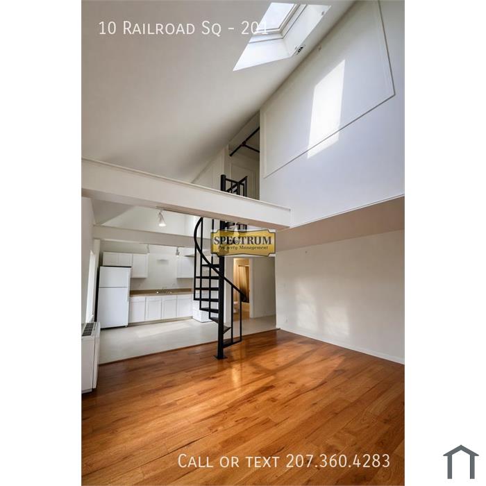 10 Railroad Sq