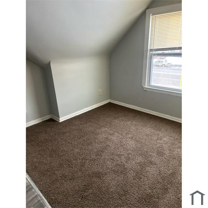 669 E 14 Mile Rd