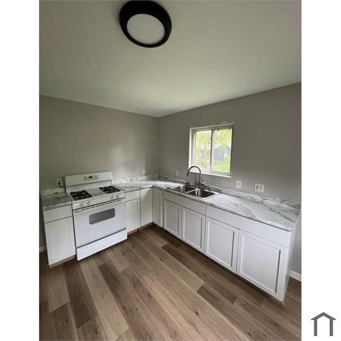 101 W Granet Ave