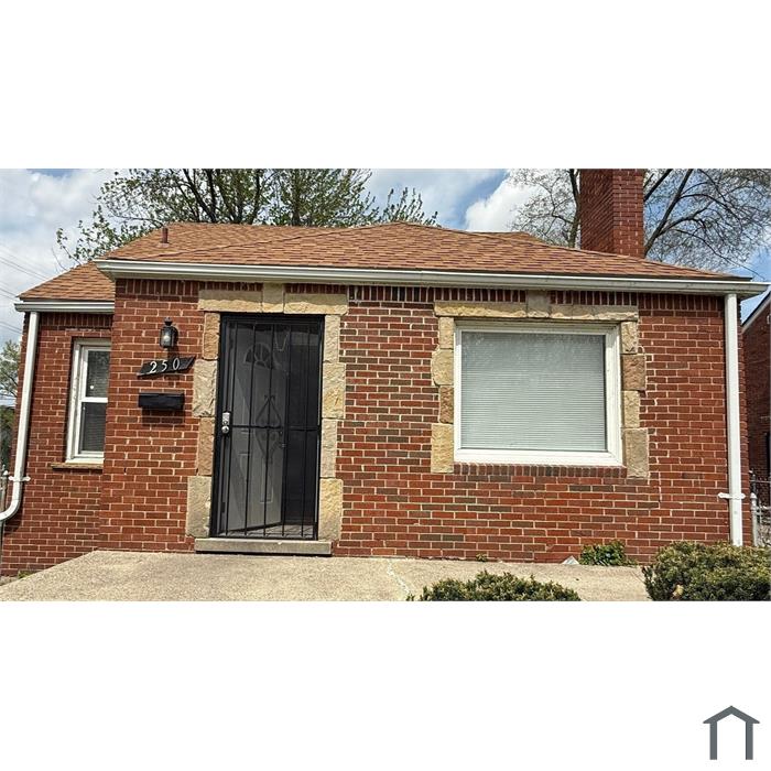 250 W Brentwood St