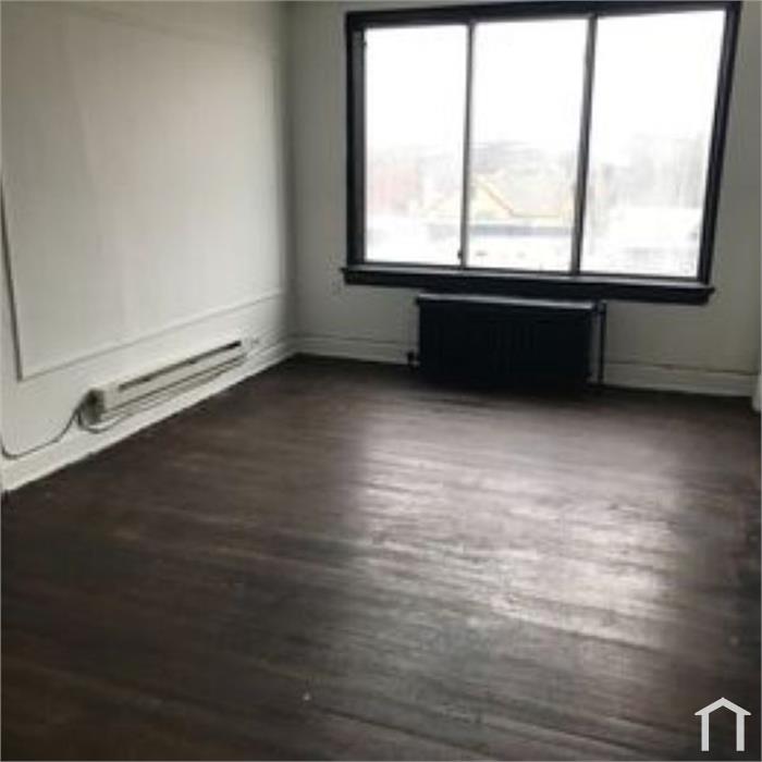 10 Ferris St