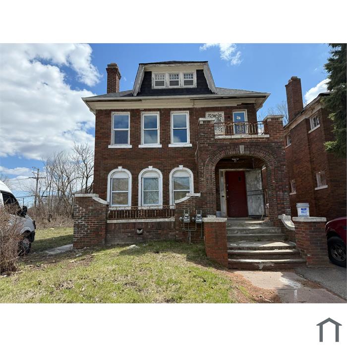 3239 Cortland St
