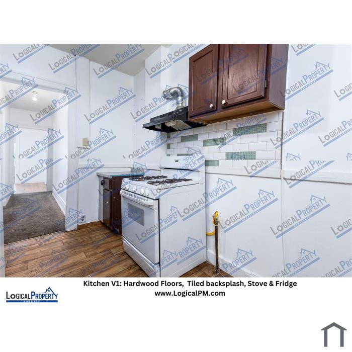 Rare Find! 2BR/1BA Duplex w/Private Balcony & Hardwood Floors